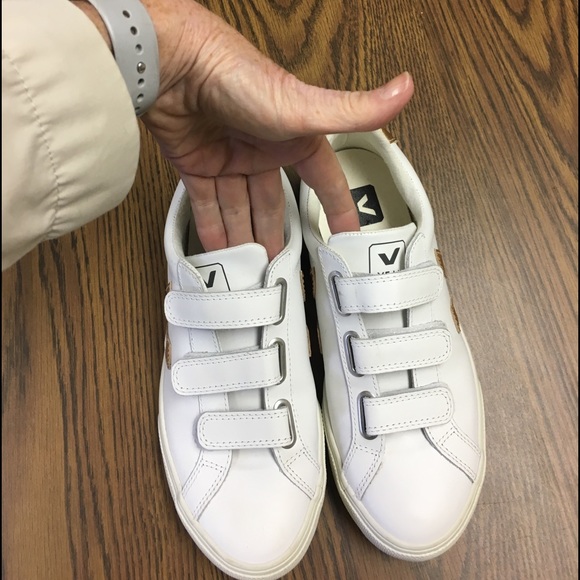 veja 3 lock white gold